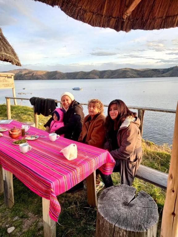 Hostal Luna Del Titikaka En Isla De La Luna Bolivia Hotel ภายนอก รูปภาพ